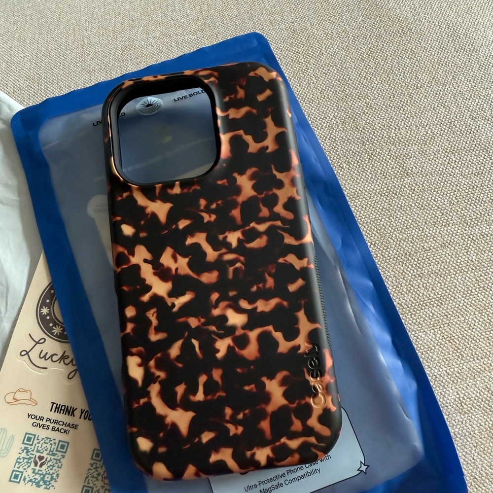 Casely Tortoise Print Case